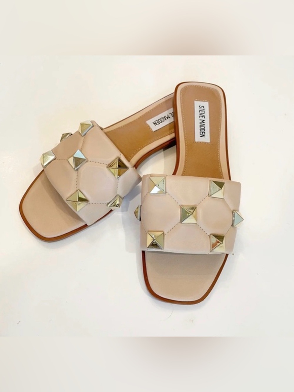 Steve Madden Huro Beige Nude Quilted Gold Stud Slide on Sandal Size 9